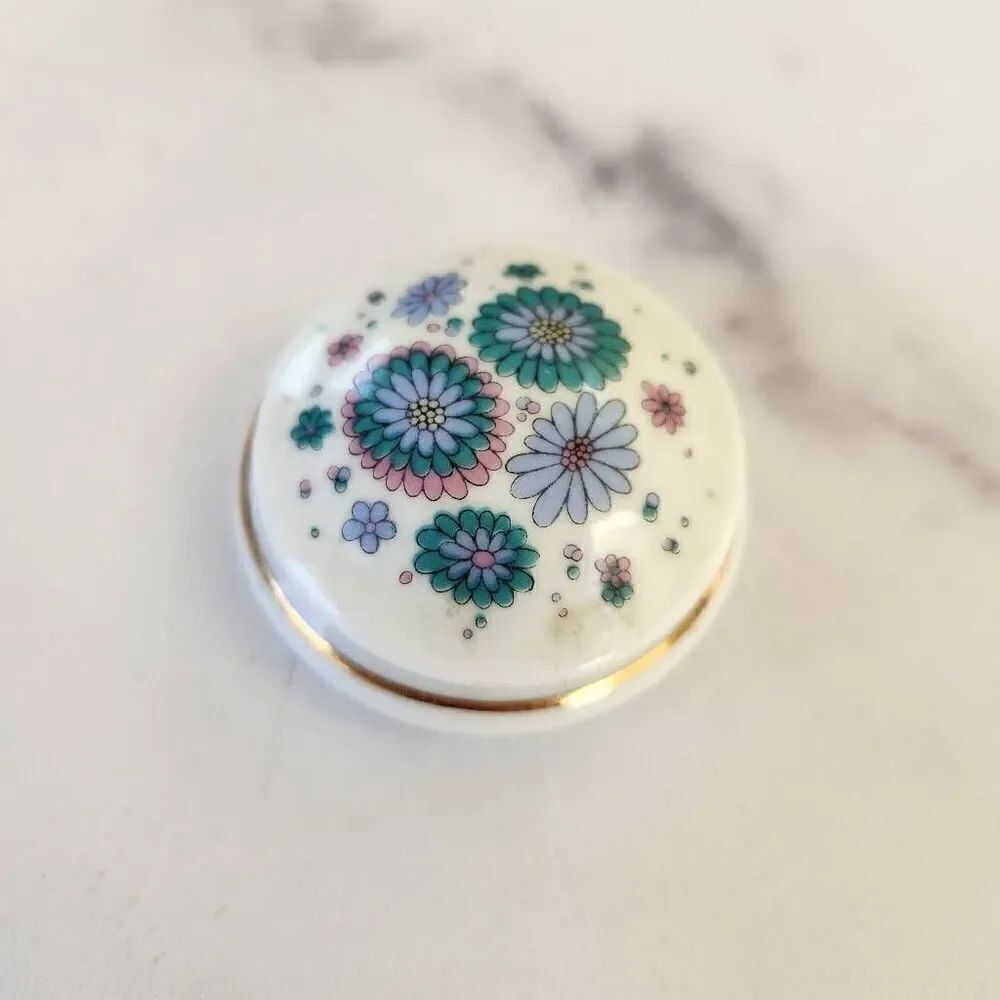 Goudeville Limoges French porcelain ring trinket storage box round miniature